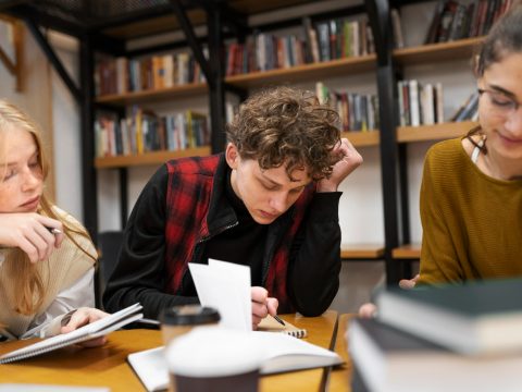 Исследование: как студентам добиться успехов в учебе, не забывая о личной жизни