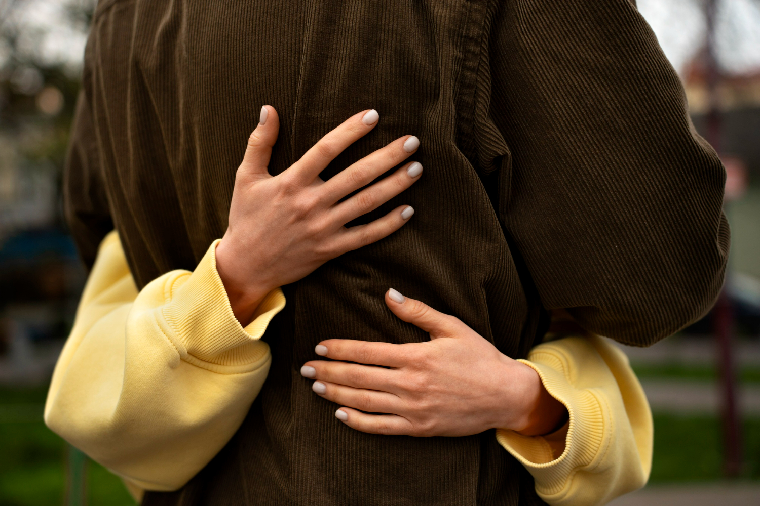 объятия за деньги, необычные странные профессии