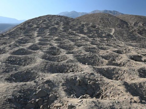 Исследование: отверстия на склоне холма в Перу могут быть древней «Excel-таблицей»