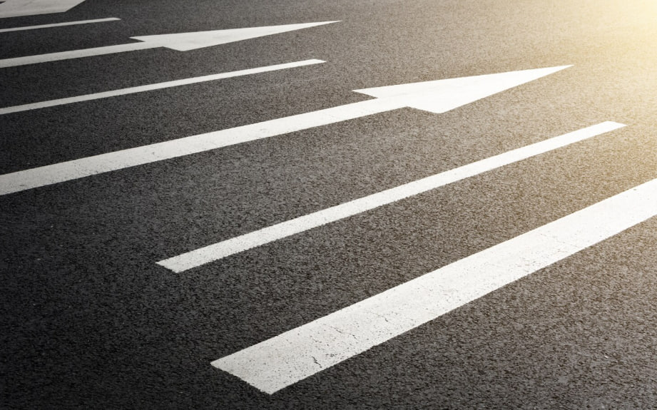 дорожная разметка, дорога, дорожные знаки