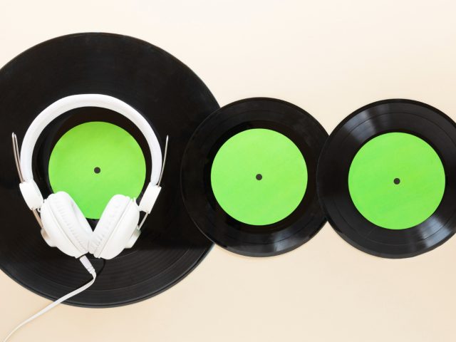 Исследование: музыканты чаще других «видят» звук и ассоциируют буквы с цветами