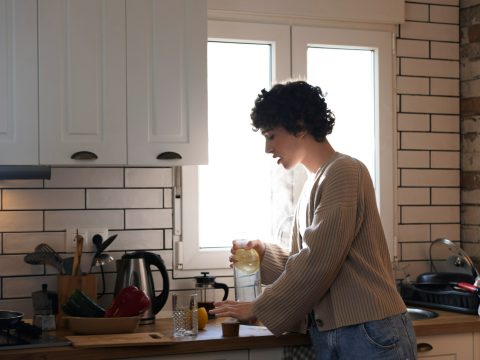 Ученые обнаружили, что тусклый утренний свет вызывает у людей симптомы депрессии