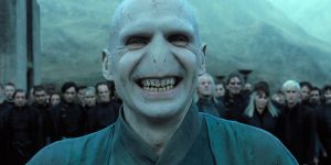 Не только Волан-де-Морт: вспоминаем самые неординарные роли Рэйфа Файнса