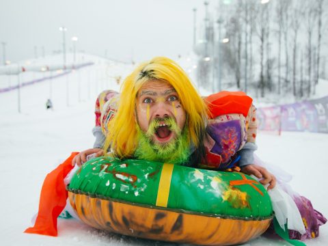 В Москве пройдет фестиваль креативных «ватрушек» и скоростных спусков со снежных горок