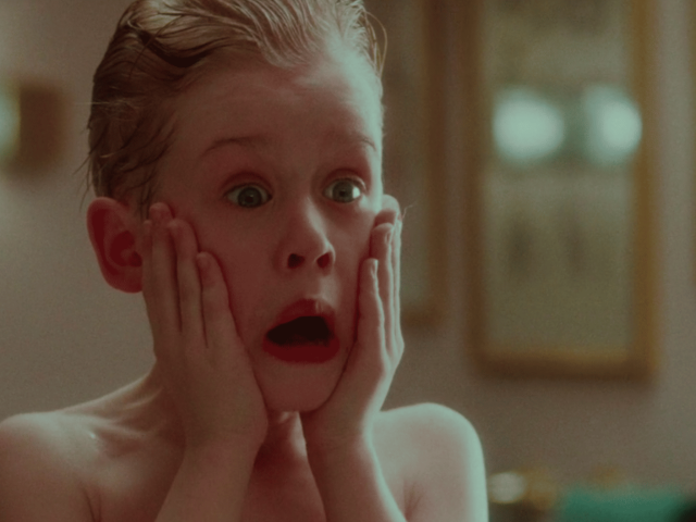 Тест: смогли бы вы остаться один дома на Новый год?