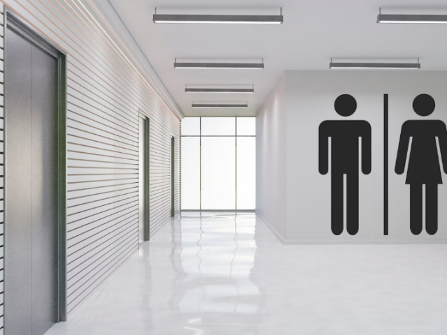 Китайского инженера уволили с работы из-за слишком частых перерывов на поход в туалет