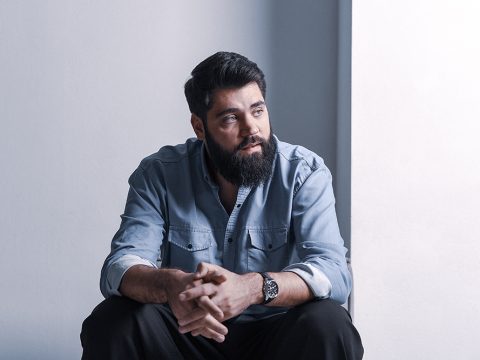 «Все люди идут за счастьем»: интервью с режиссером Антоном Бутаковым о фильме «Бесконечный апрель»