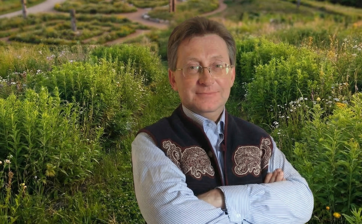 «Вдруг появился ленд-арт»: интервью с историком садов Борисом Соколовым