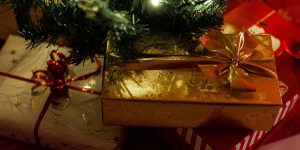 Нужны ли подарки: как изменилась культура поздравлений