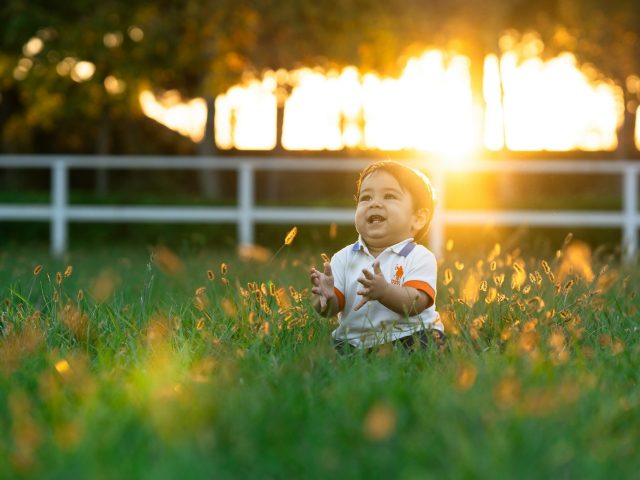 Исследование: дети, живущие в регионах с жарким климатом, развиваются медленнее