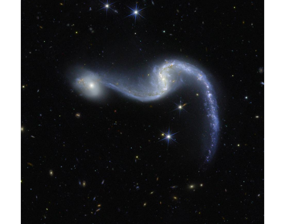 NGC 646, фото космоса, космическая гирлянда