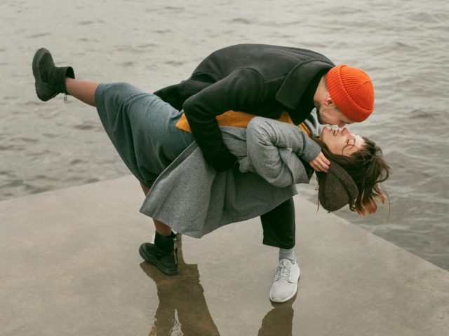 Синдром «демоверсии»: почему мы идеальны в начале отношений и что такое лимеренция