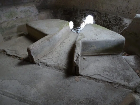 Исследование: кажется, в общественных банях Помпеев процветала антисанитария