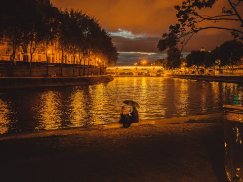 Исследование: стоит ли писать сообщение парню или девушке сразу после свидания