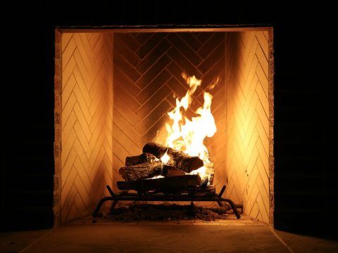 Исследование: домашние камины и печи могут негативно влиять на здоровье людей