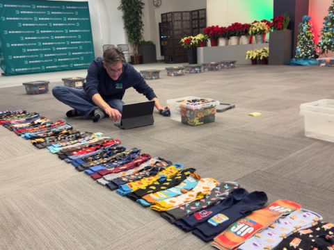 Американский журналист собрал рекордно большую коллекцию носков с узорами