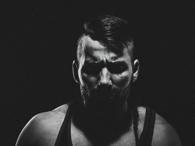 Исследование: женщин привлекают те мужественные черты лица, которые не ассоциируются с агрессивностью