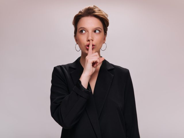 Исследование: как людям удается хранить секреты, «разъедающие» их изнутри