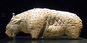 Знаковая система палеолита: как и о чем «писали» в пещерах