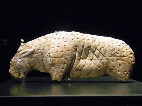 Знаковая система палеолита: как и о чем «писали» в пещерах