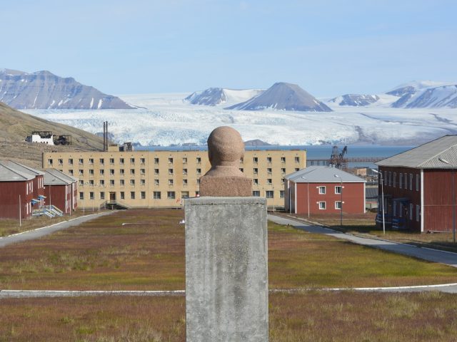 Человек в экстремальной среде: как строили города за полярным кругом