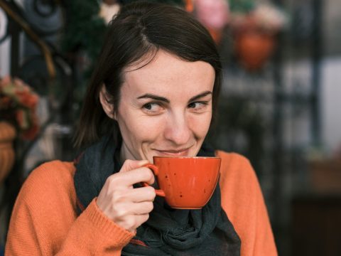 Ученые выяснили, что употребление чая и кофе может снижать риск развития деменции