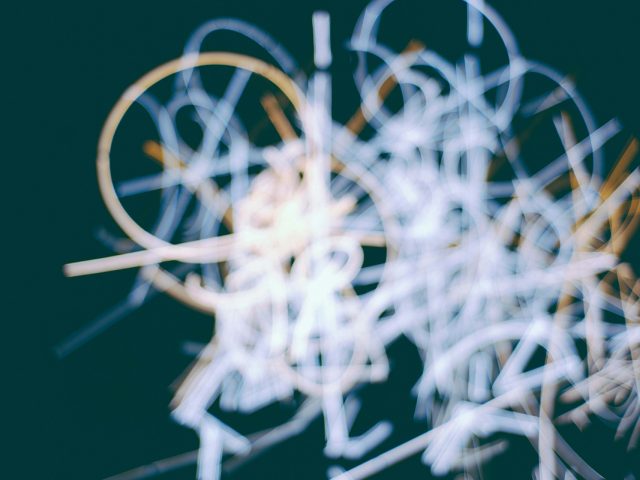 Ученые обнаружили, что мозг почти одинаково воспринимает реальные события и заученные факты