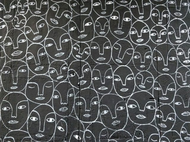 Исследователи показали, какую внешность бумеры, миллениалы и зумеры считают идеальной