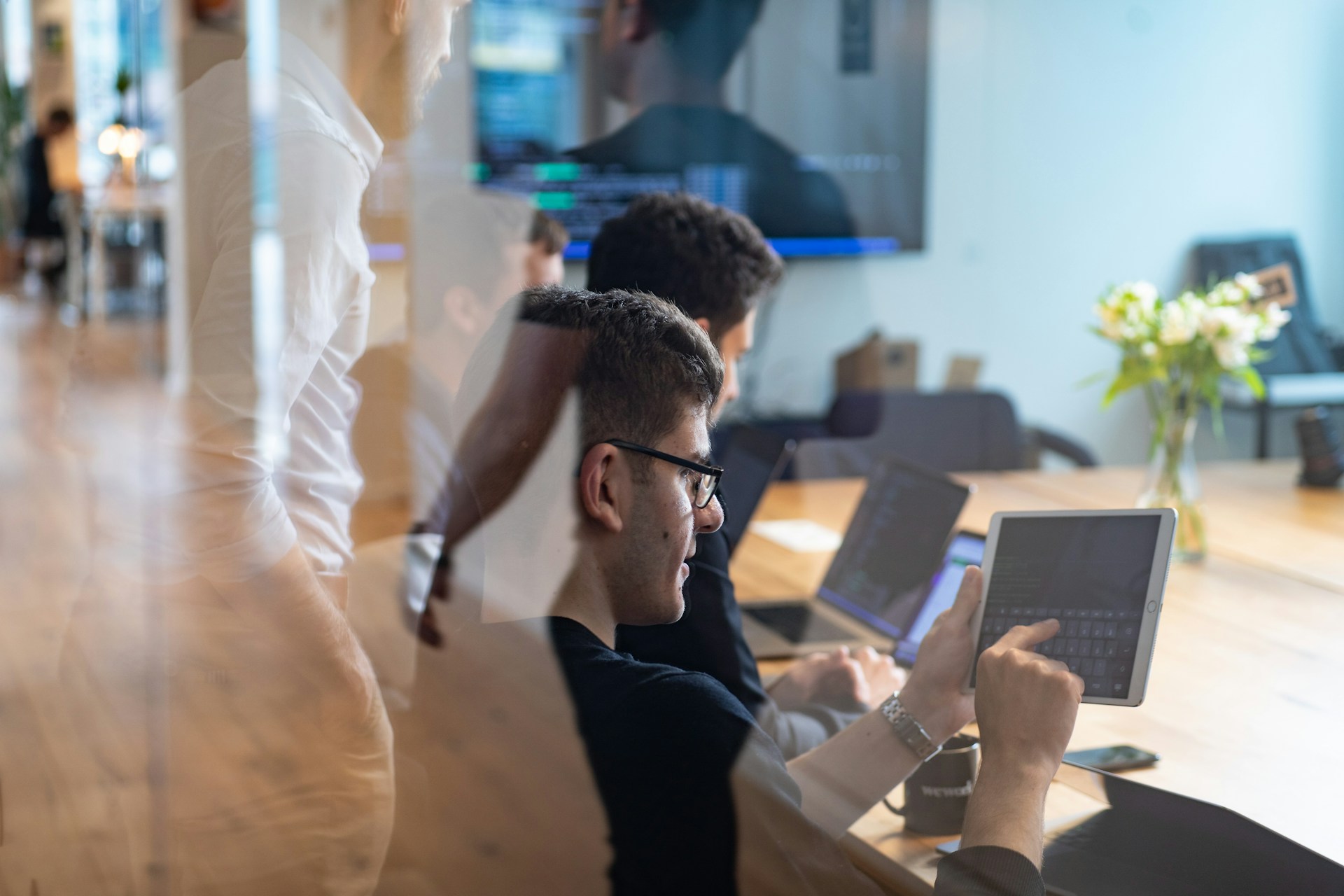 использование ИИ в работе, переработки в офисе