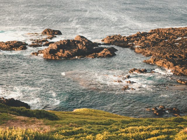 Австралийский подросток совершил четырехчасовой заплыв, чтобы спасти свою семью