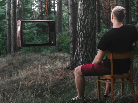 Исследование: неочевидная польза от сериальных марафонов и «запойного» чтения книг