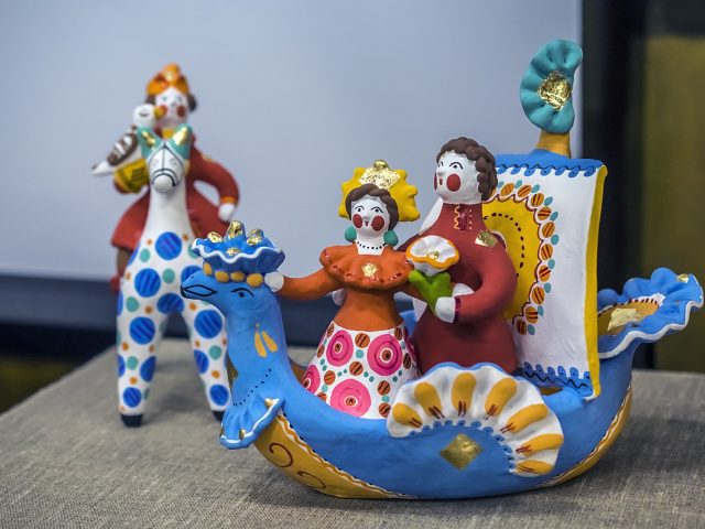 Находка дня: 100 эссе о предметах декоративно-прикладного искусства СССР