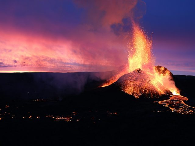 Исследование: перед извержением вулканы посылают еле заметный «сигнал»
