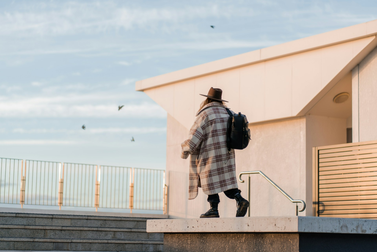 Исследование: люди понимают настроение окружающих по их походке