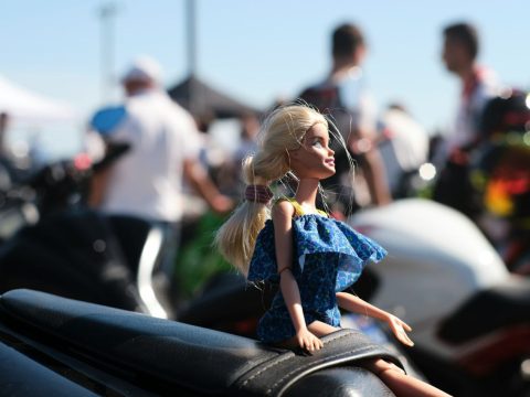 Исследование: как облик современных кукол меняет представления девочек о женской красоте