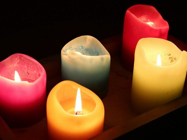 Исследование: свечи загрязняют воздух, которым мы дышим дома
