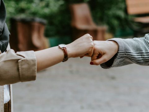 Исследование: почему нам важно уметь прощать своих обидчиков