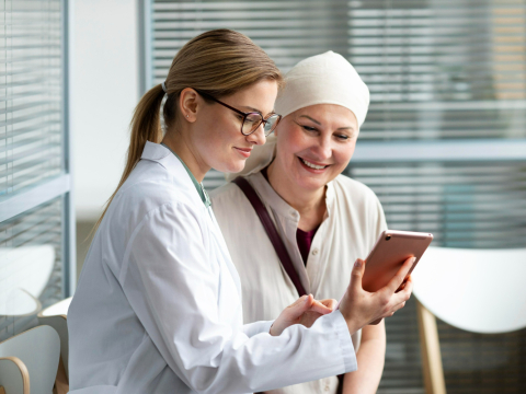 Российский врач разработал ИИ-ассистента, помогающего онкологам поддерживать пациентов