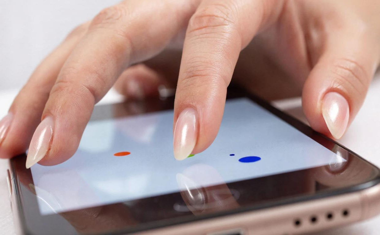 Ученые создали лак, превращающий ногти в «стилусы» для сенсорных экранов