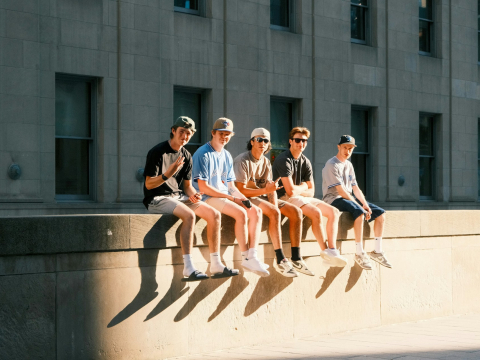 Исследование: многие зумеры предпочли бы жить в прошлом из-за страха перед ИИ