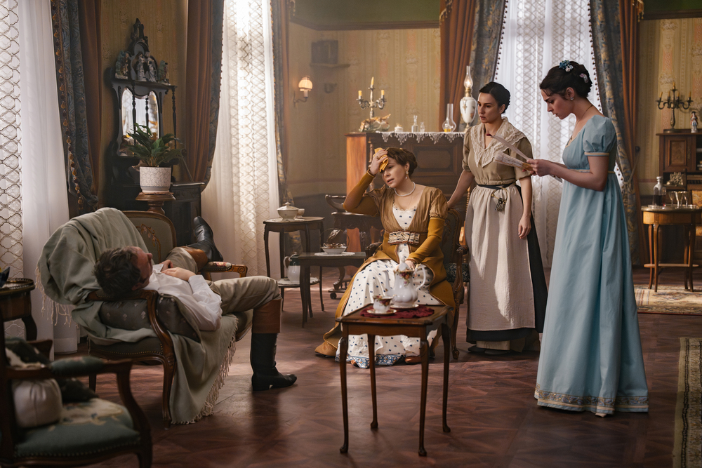 сериал "история его служанки"