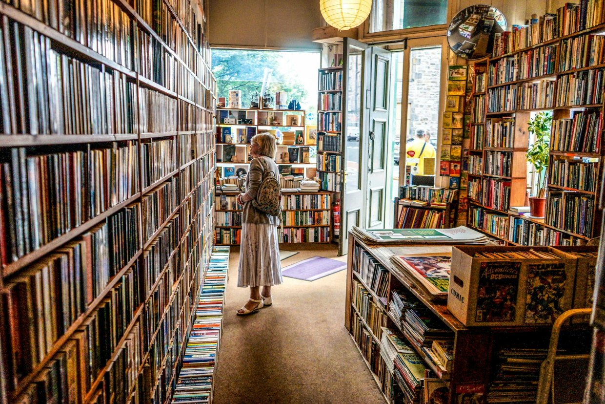 Учёная объяснила, почему люди покупают книги и не читают их