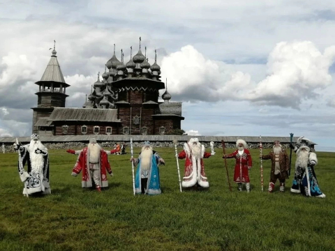 В Карелии состоялся летний слёт Дедов Морозов из разных регионов России