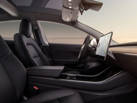 Tesla представила Model 3, новый электромобиль стоит дешевле предшественников