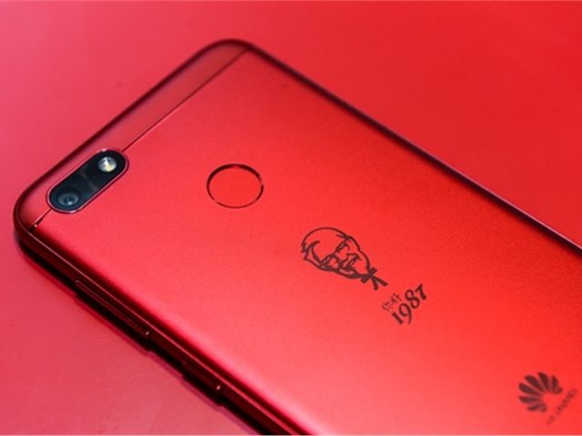 KFC выпустила китайский смартфон с полковником Сандерсом